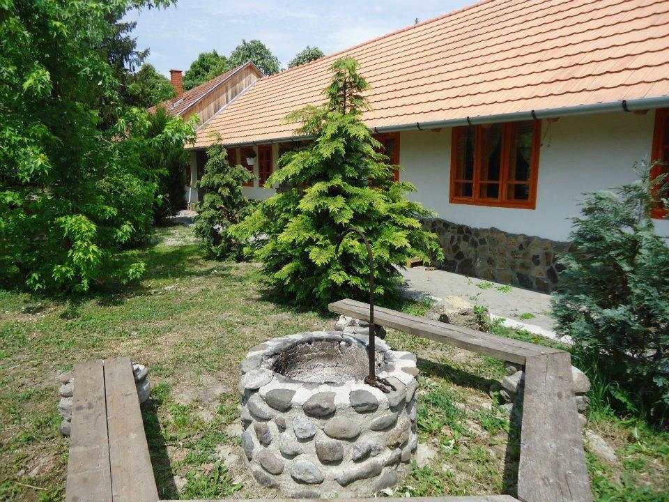 Cserhat Guesthouse Felsotold Exterior photo